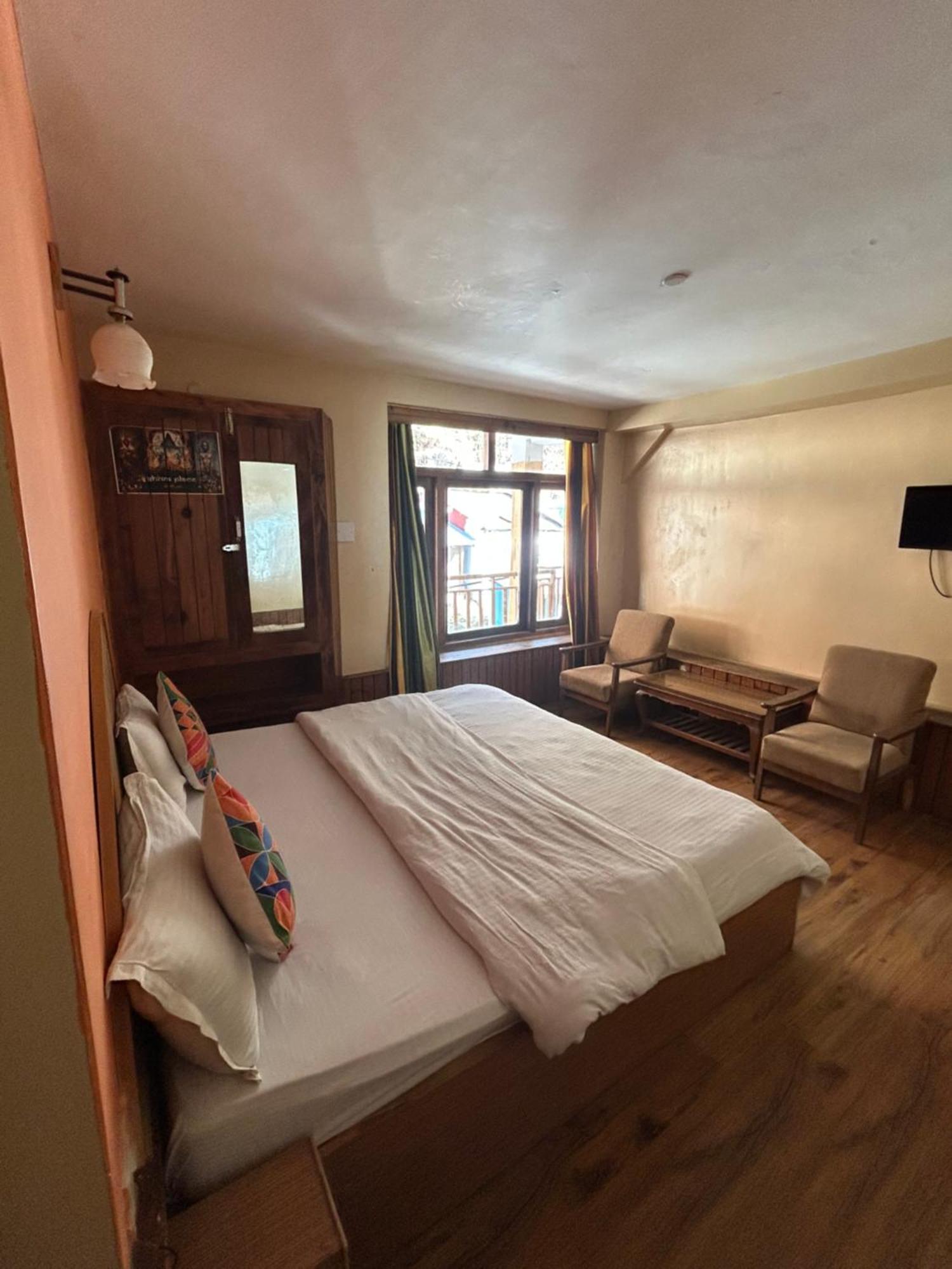 Hotel Bhrigu Manāli Zewnętrze zdjęcie
